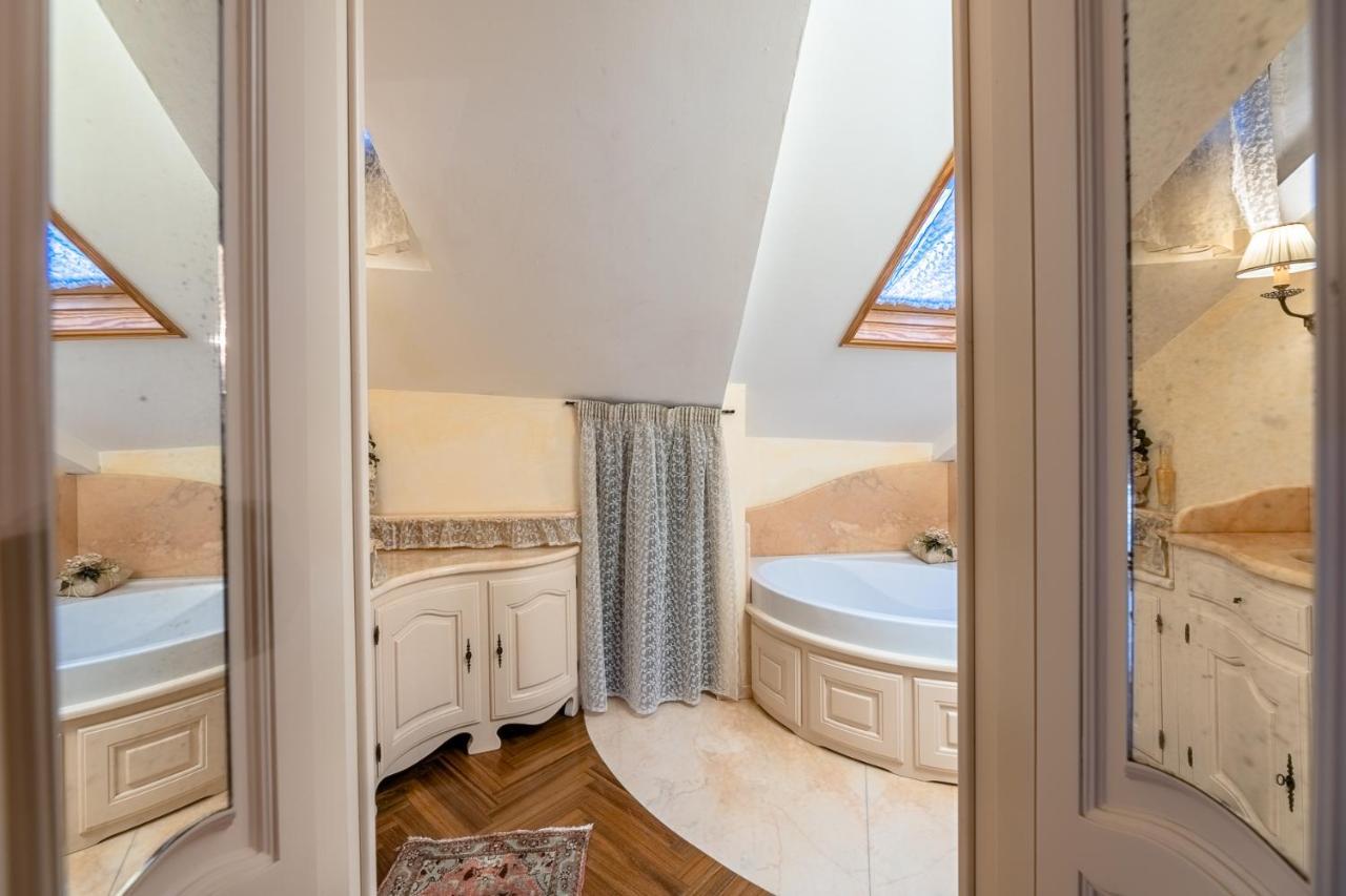 Dimora Lucrezia Apartment Savona Exterior photo